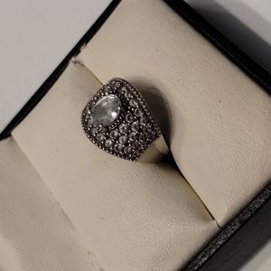 Vintage 2 Carat Total Weight White Topaz - Solid 925 Sterling Silver Ring.